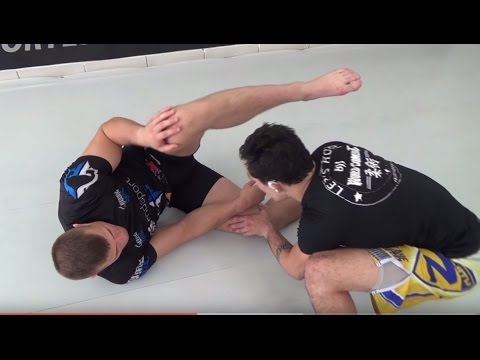 Bruno Frazatto pokazuje przejście otwartej gardy z wykorzystaniem leg draga