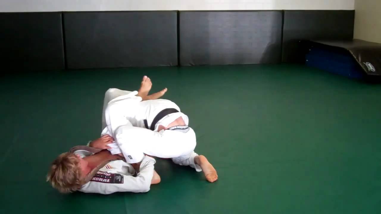 Rafael Mendes and Jason Vigil rolling in Hawaii