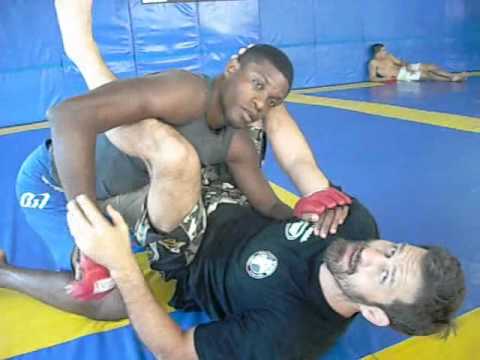 Murilo Bustamante ensina armlock da chave omoplata.wmv