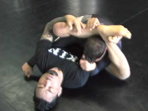 Issue #2: Eddie Bravo - Clinch to Omo Plata