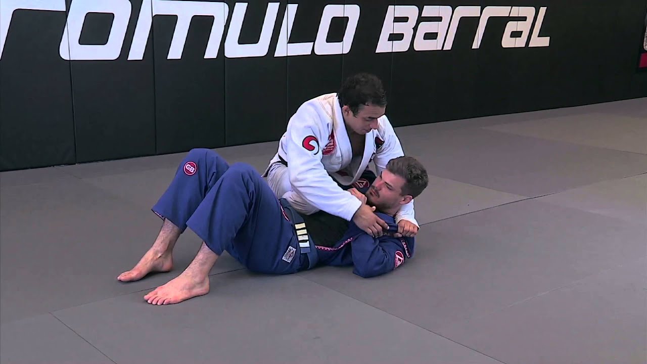 Jiu-Jitsu Video: Romulo accidentaly CHOKES OUT his student!