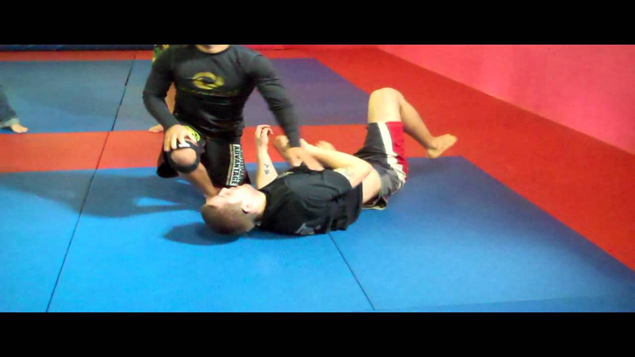 Passing Guard to Arm Triangle - No Gi