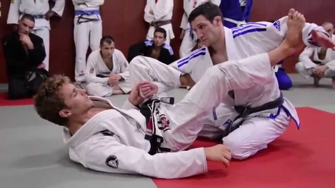 Clark Gracie : Spider Guard, Omoplata & triangle (BJJ)