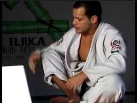 Xande Ribeiro teaches two positions