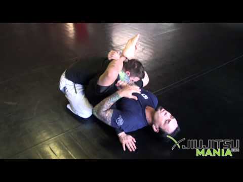Technique - Eddie Bravo - Armbar From Rubber Guard  - JiuJitsuMania