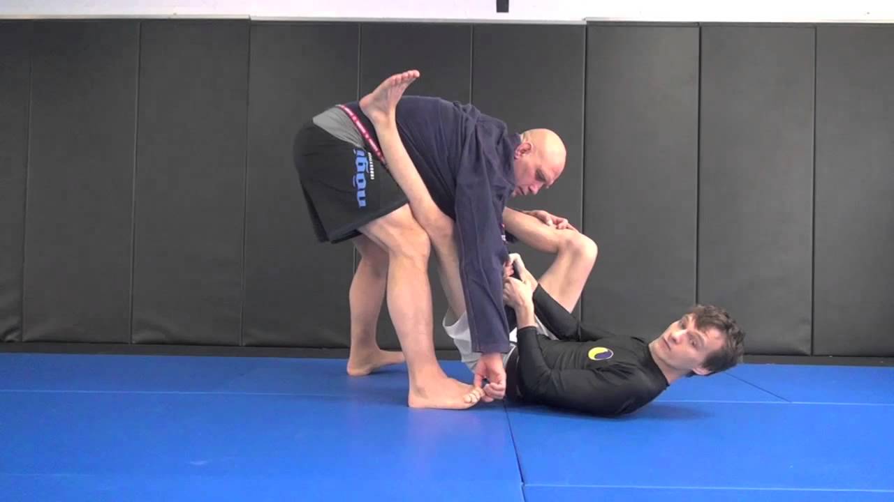 Lapeloplata, Spider Guard on Lapels, & other BJJ Tricks