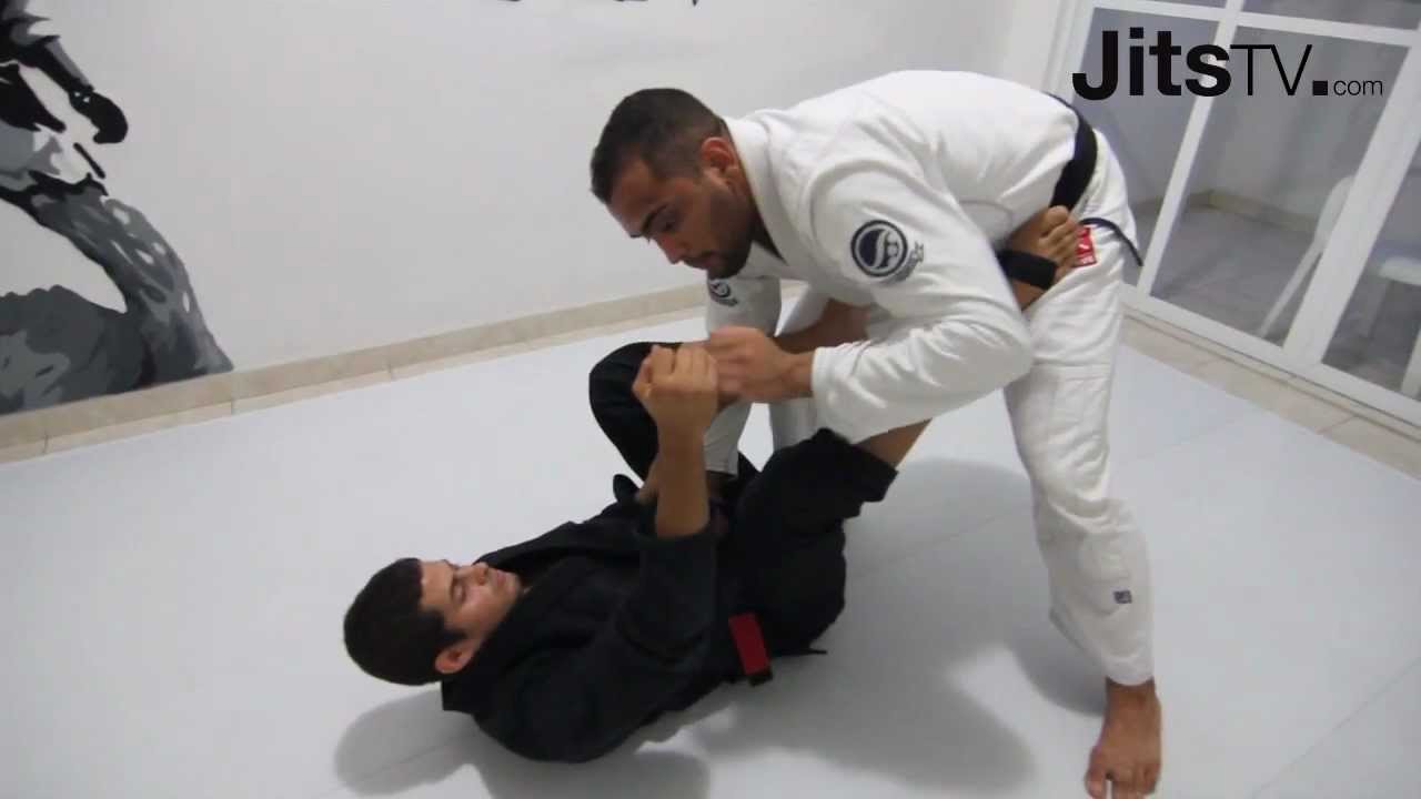 Leg Drag Guard Pass from Yuri Simoes - PART 1 - Jits Magazine