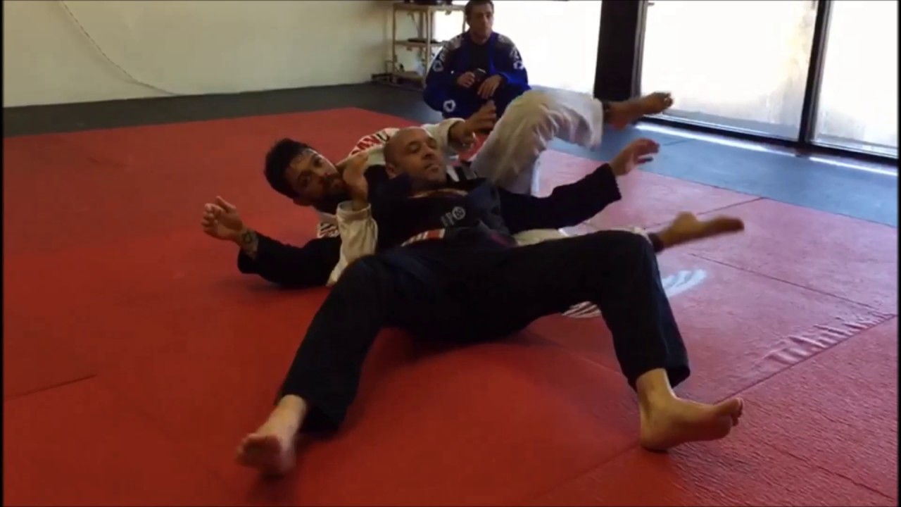 Robson Moura - escaping Omoplata to crucifix - jiu jitsu training