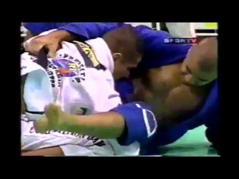 Royler Gracie vs  Leozinho Leo Vieira 1999 World BJJ Championship