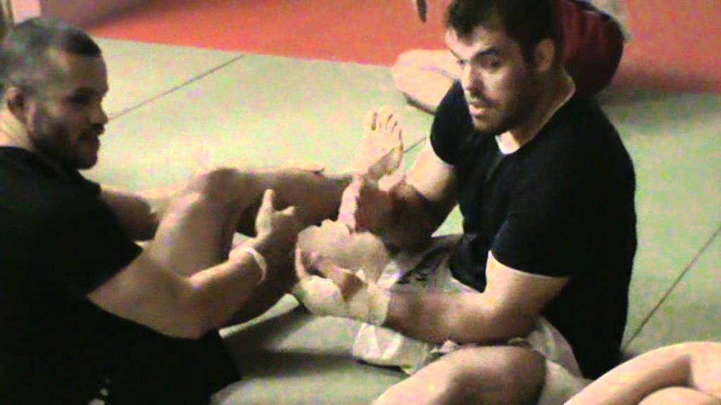 Dean Lister: Leglock attacking the calf