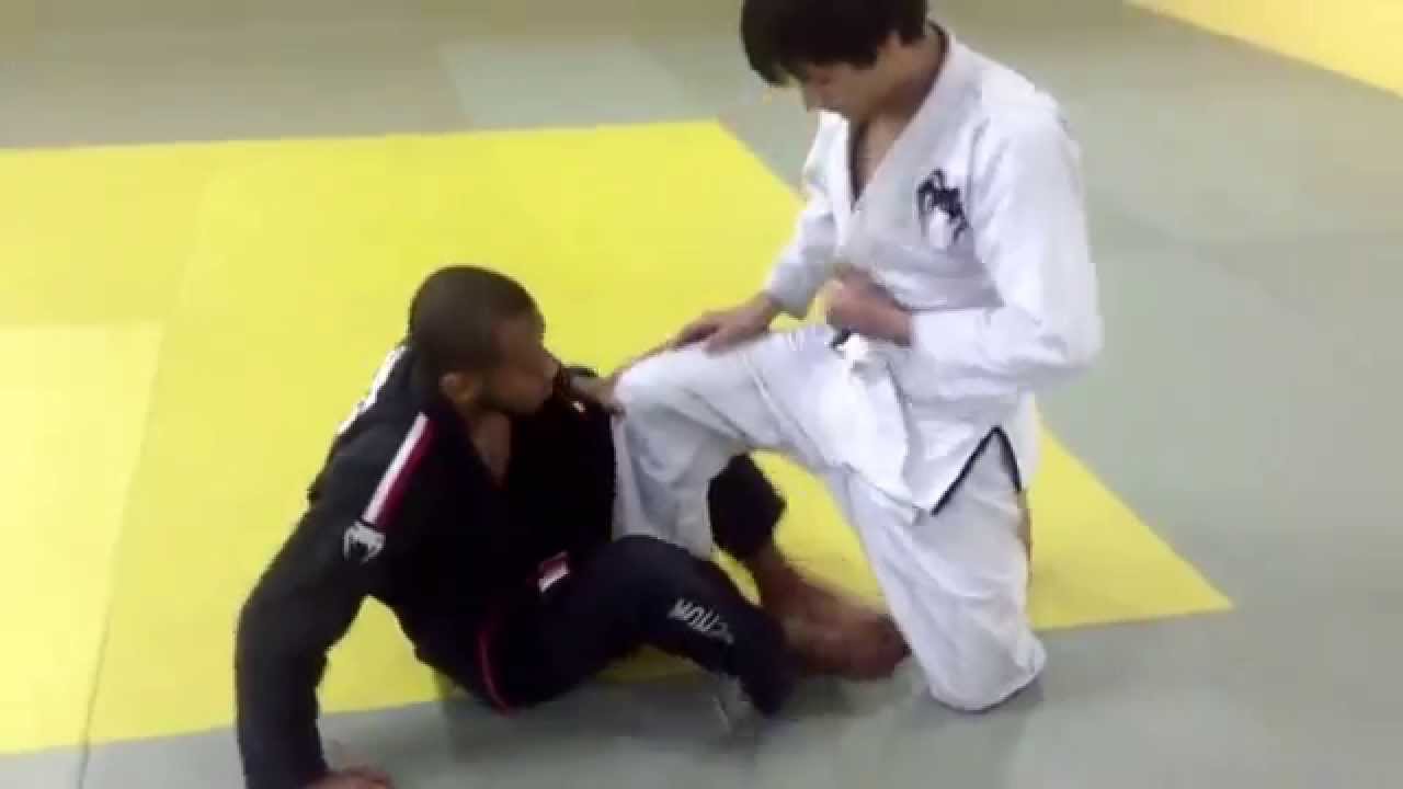 Sweep from Worm Guard to Triangle / Raspagem Guarda Lapela