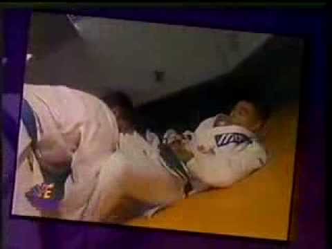 Rickson training with blue belt no hands then open guard 90s