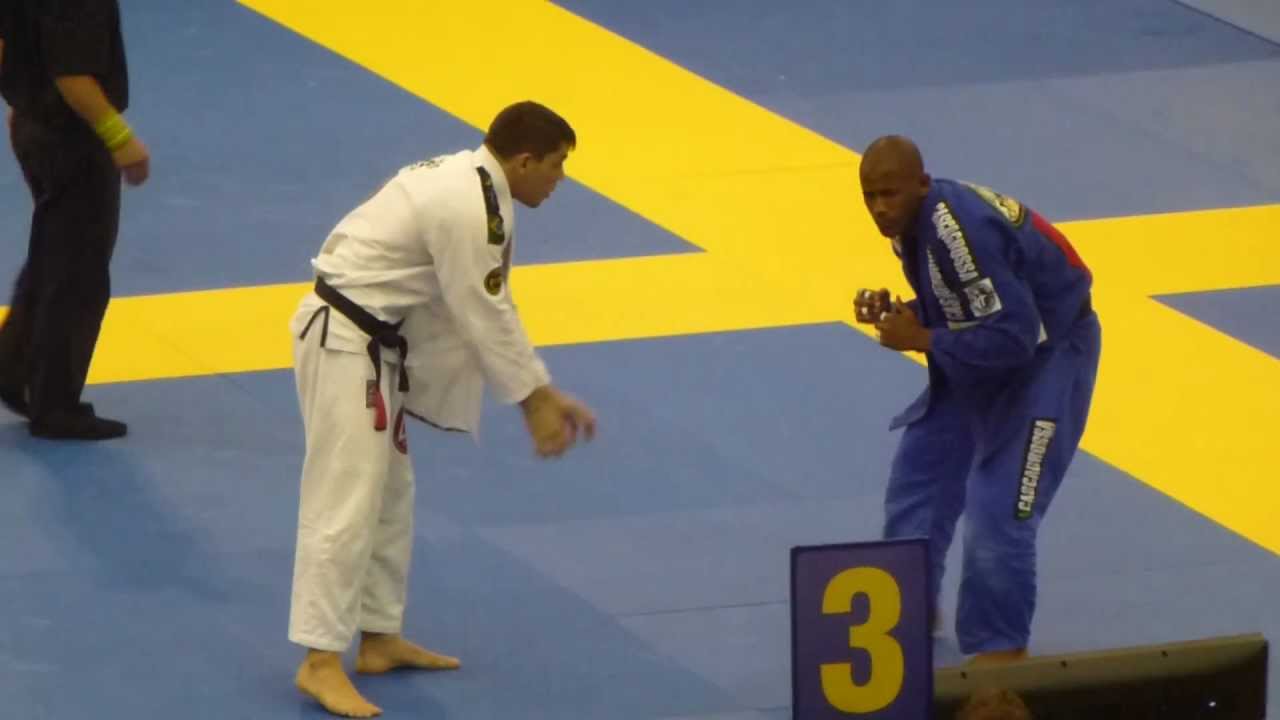 Fernando Terere vs Charles Negromonte - IBJJF European Open 2013 - Black Adult - Middle