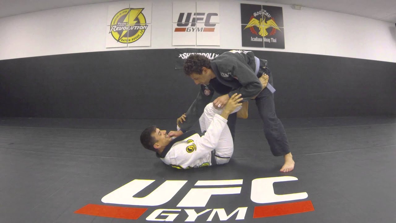 Dela Riva Balloon Sweep to S Mount Armbar