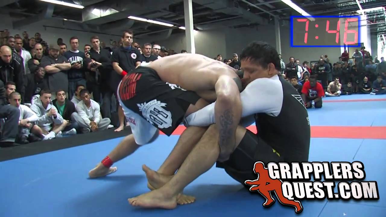 SUPERFIGHT: Saulo Ribeiro (ADCC) vs Joao Assis (2010 World's Best) at Grapplers Quest Canada