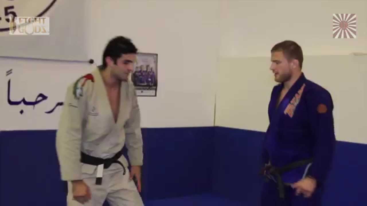 Alexander Trans shows Armbar from guard pass