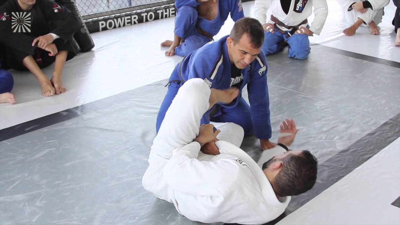 Rani Yahya shows concept behind escaping from Lasso Guard at Fit Republik Dubai
