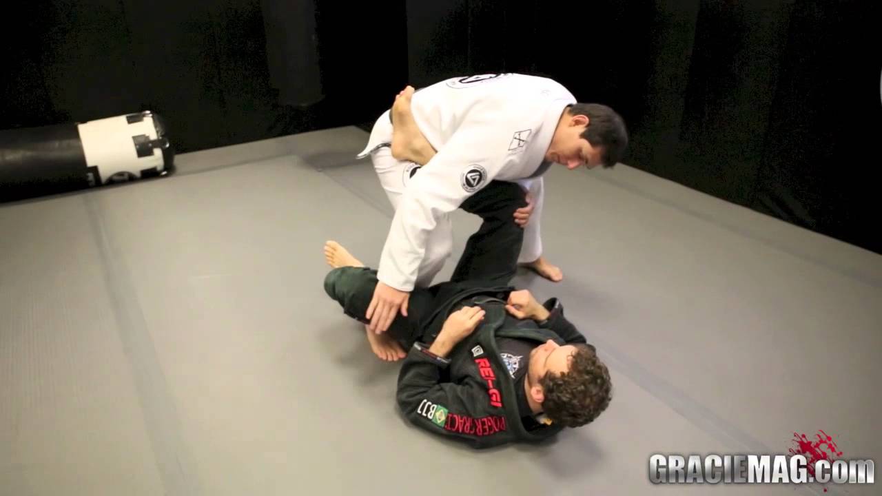 Roger Gracie: Guard pass