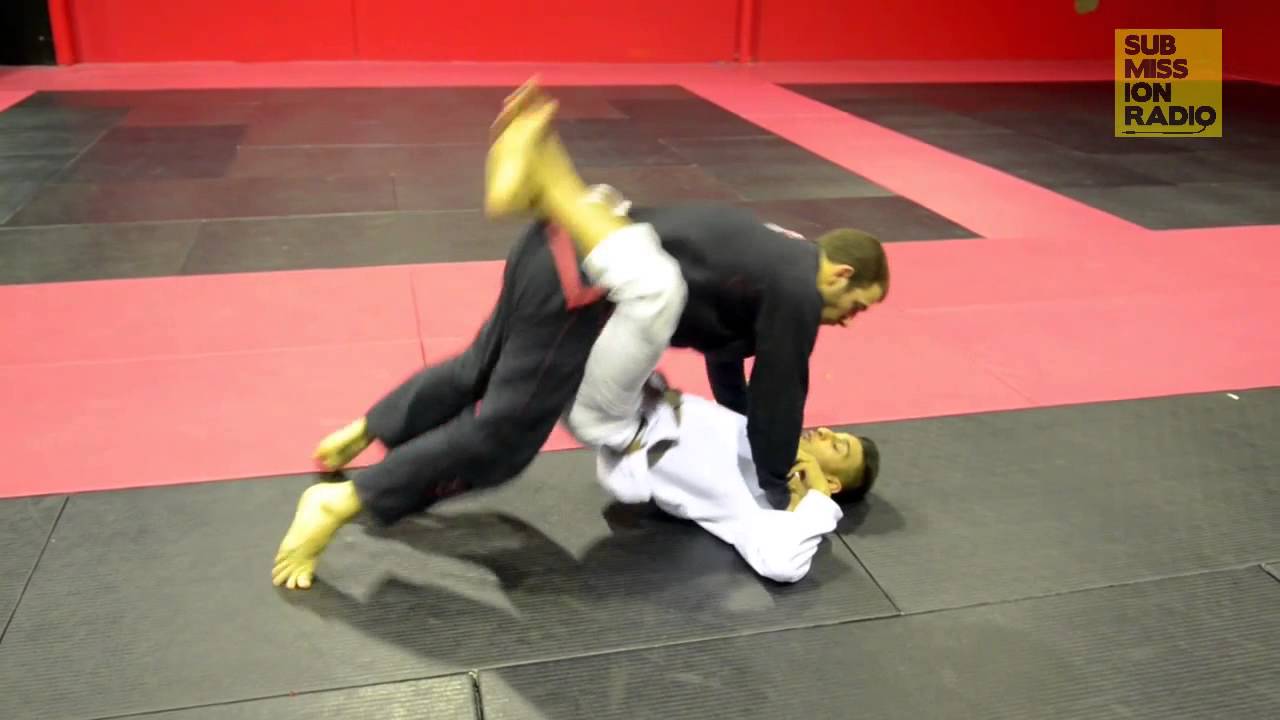 How to do a EASY Superman Sweep to an Armbar | GI BJJ SAMBO