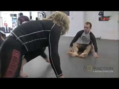 marcelo garcia rolls with world champion giantess