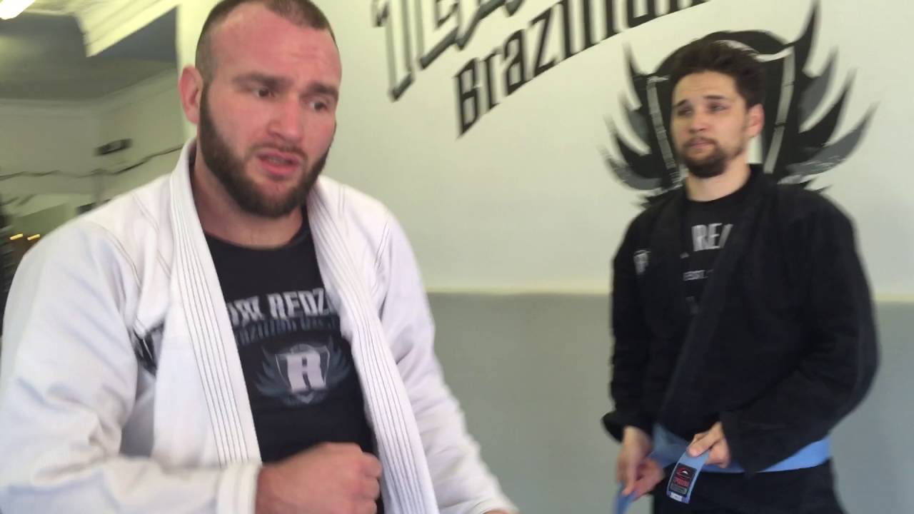 Core week 12: Break grip + Clinch entry/control + chin strap choke