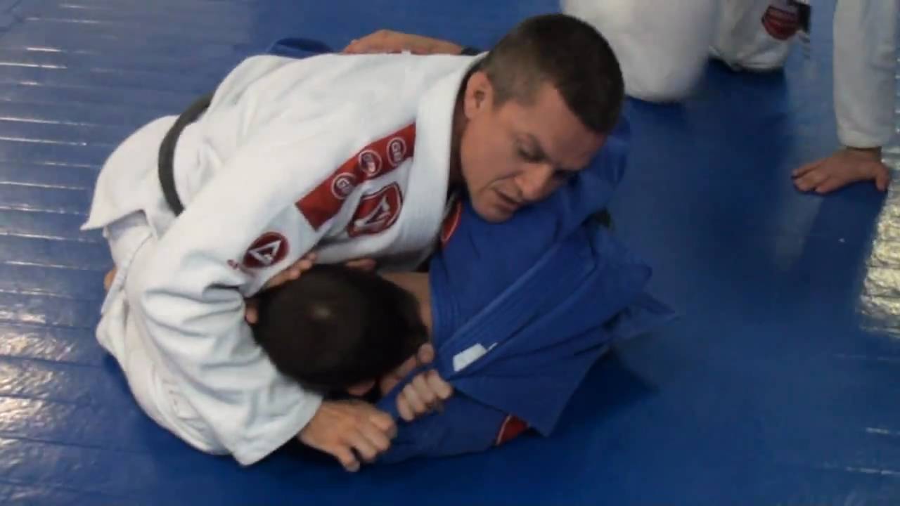 Draculino - Lapel Choke from Half Guard