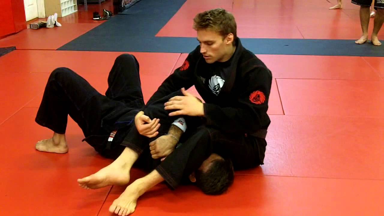 Jiu Jitsu Techniques - Armbar / Omoplata transition  With Clark Gracie