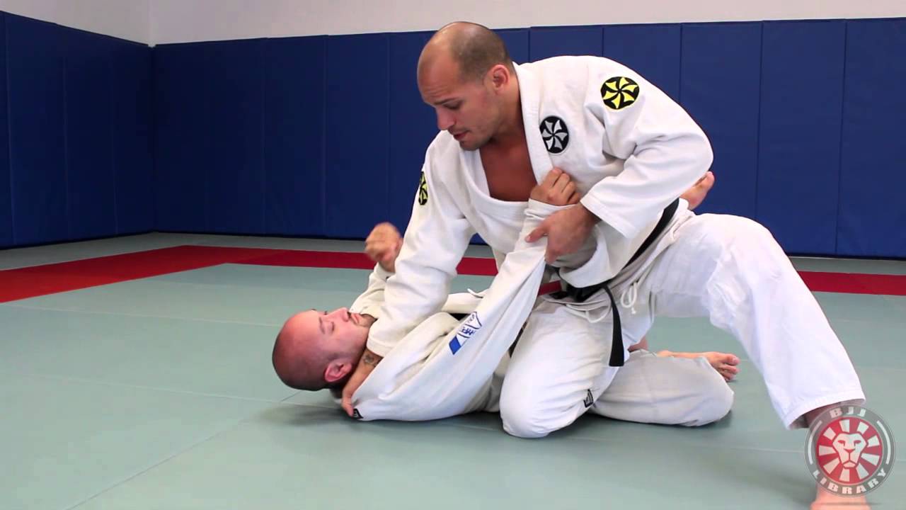 Power Knee Slice using Palm Down Grip with Xande Ribeiro