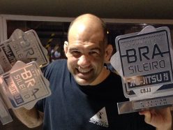 Fabio Gurgel with Alliance's loot